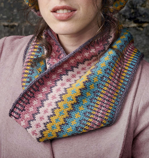 Eleri Cowl