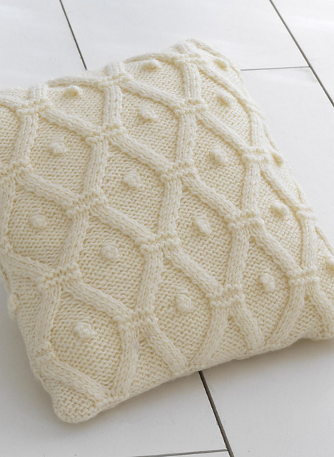 19 Coussin écru