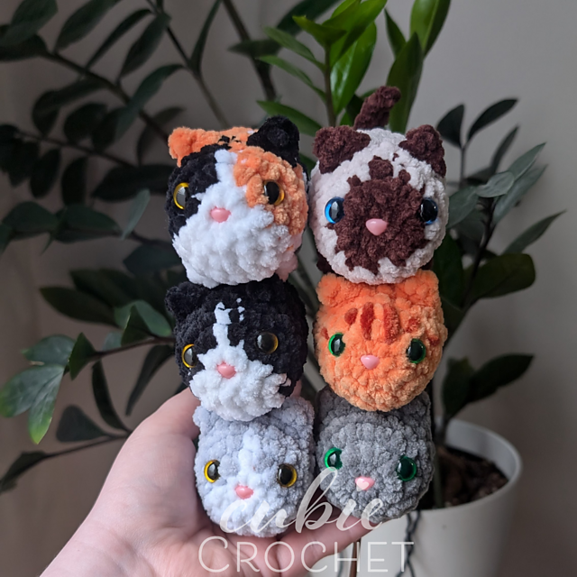 Mini Kitties