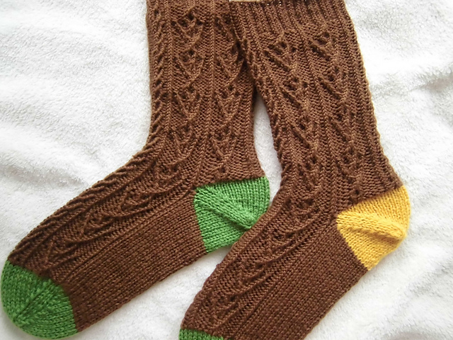 p.86 Rib & Twist Socks