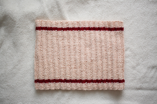 毛糸の腹巻き (Knitting belly band)
