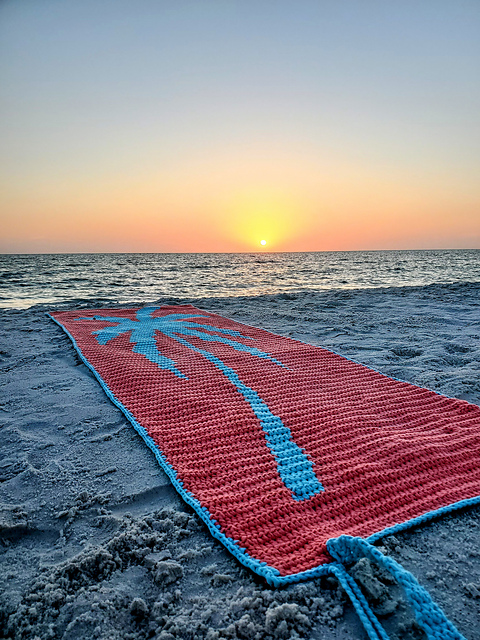 Keep Palm And Beach Mat On
