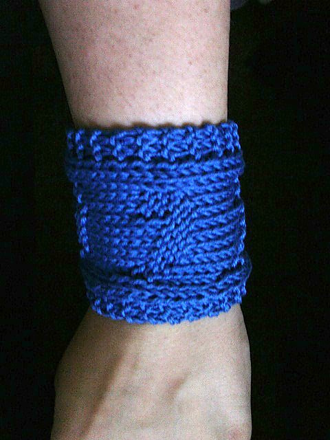 Oxford Commists' Armband