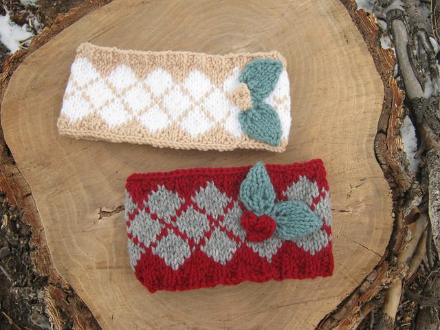 Holly On Trellis Earwarmers