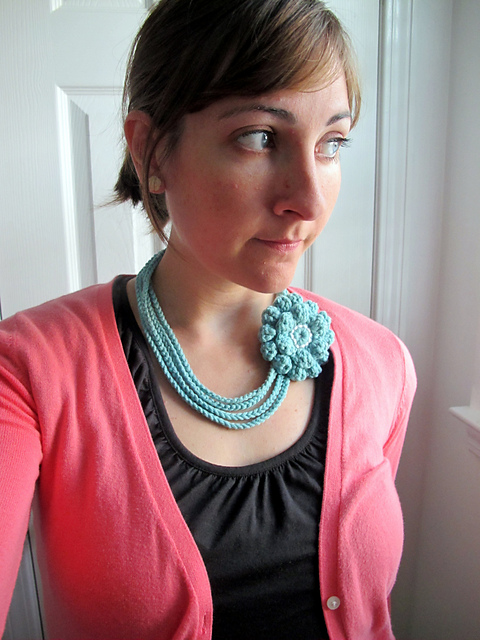 Chain Flower Necklace