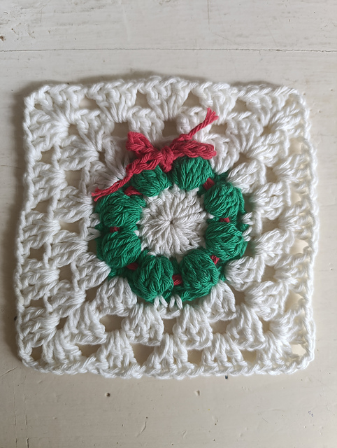 Granny festivo 2: Corona de Navidad