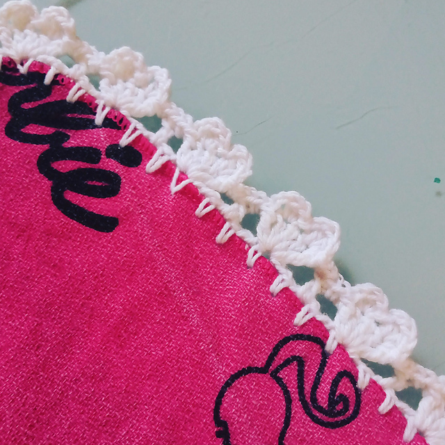 Puntilla de corazones