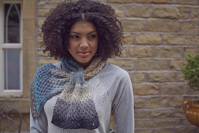 Swans a-swimming keyhole wrap