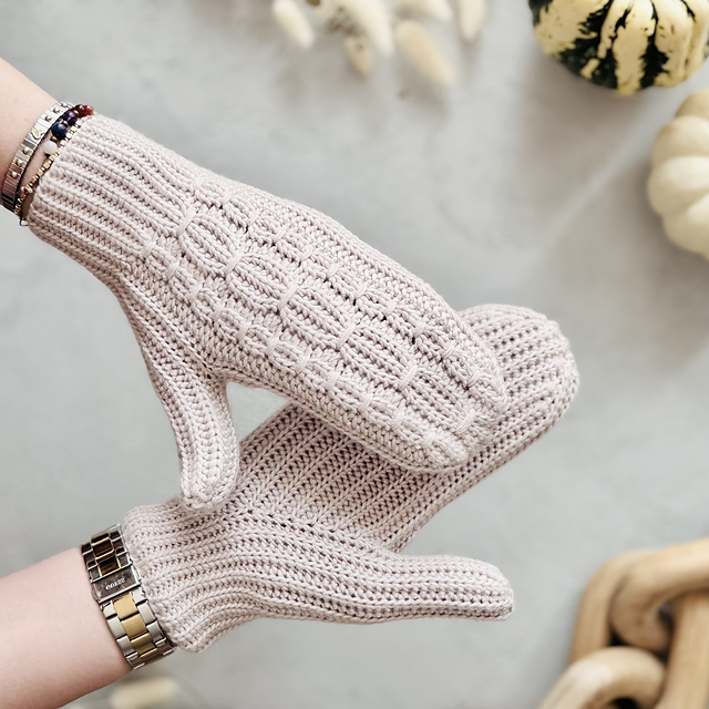 Chain mittens