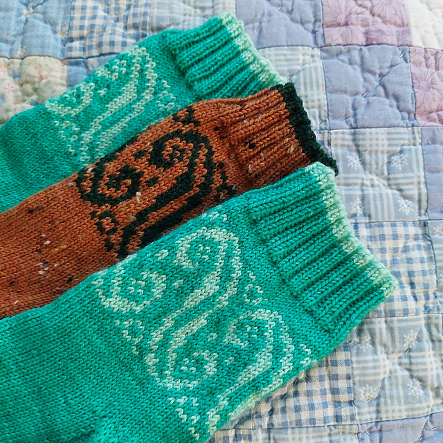 Waving Vines Socks