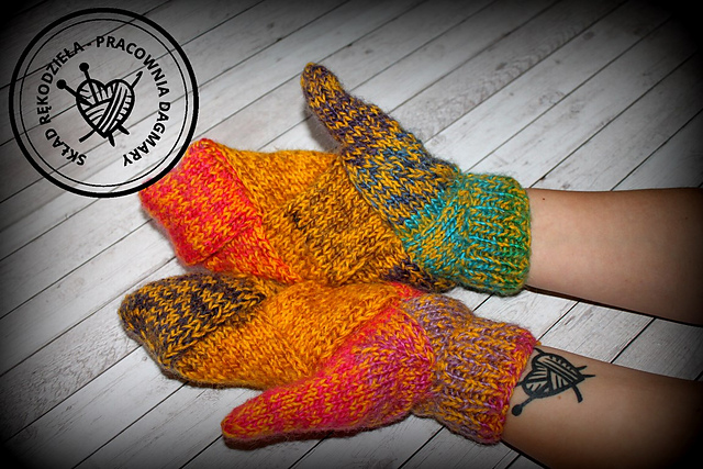 Entrelac Gloves