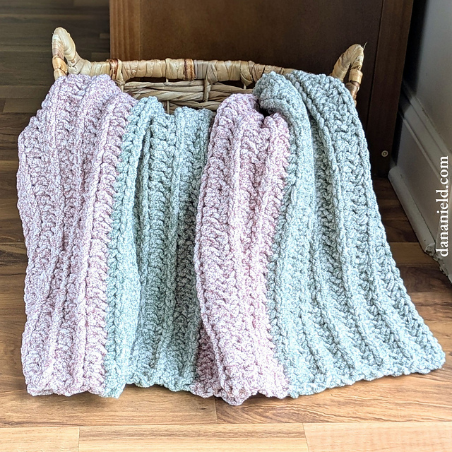Last-Minute Christmas Crochet Baby Blanket