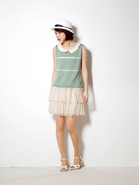 214s-09 Peter Pan Collar Top