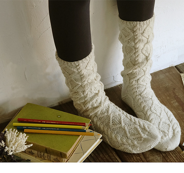 373so Aran Socks