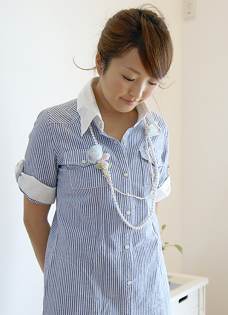 210-62 Corsage for Pearl Necklace