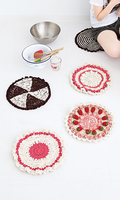 216ss-20 A Strawberry Cake Seat Cover