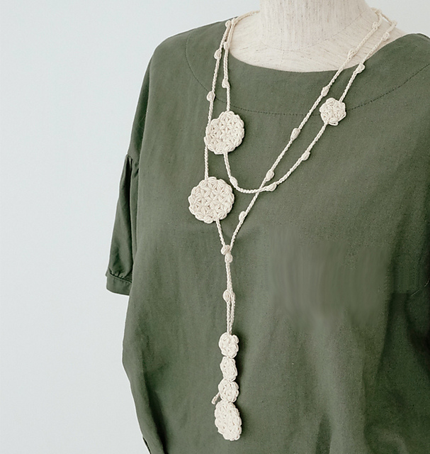 584lar Circle Motif Lariat