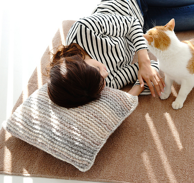 tricot8-7 Pillow