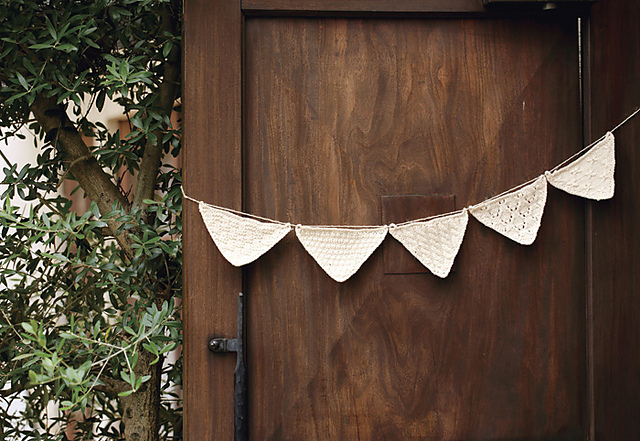 217aw-23 Motif Garland