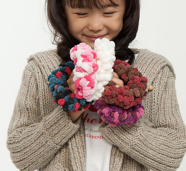 210-211-57 Scrunchie