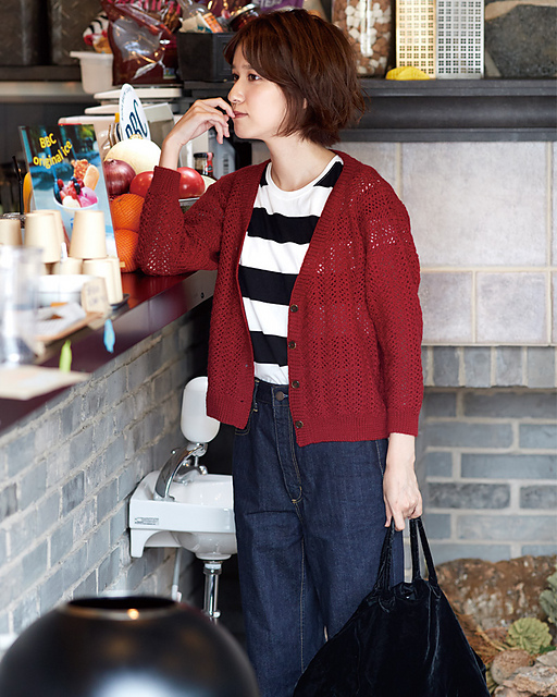 218aw-01 Three-quarter Sleeve Cardigan