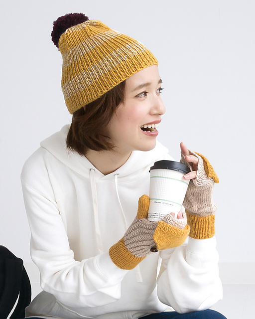 218w-11 Knit Pompom Cap