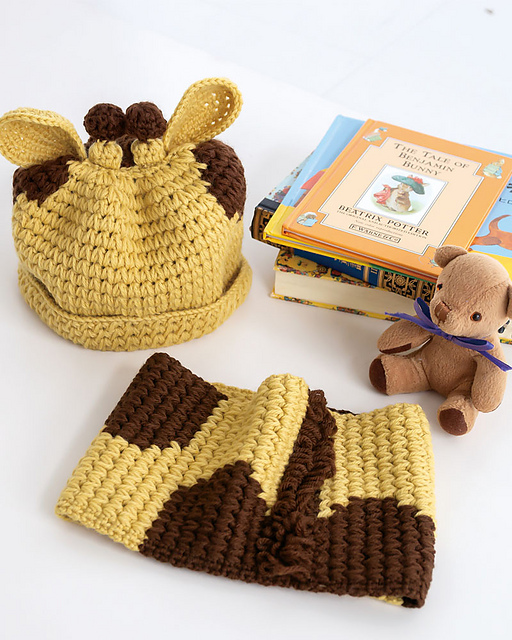 219W-12 Giraffe Hat & Cowl