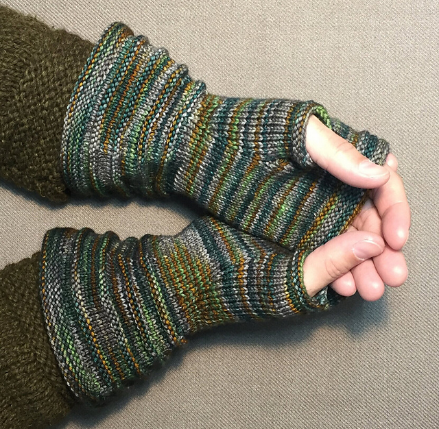 Simple Gauntlet Mitts/Mittens