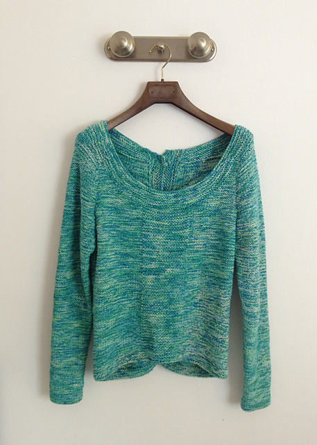 # 10 Raglanpulli / Raglan Sweater