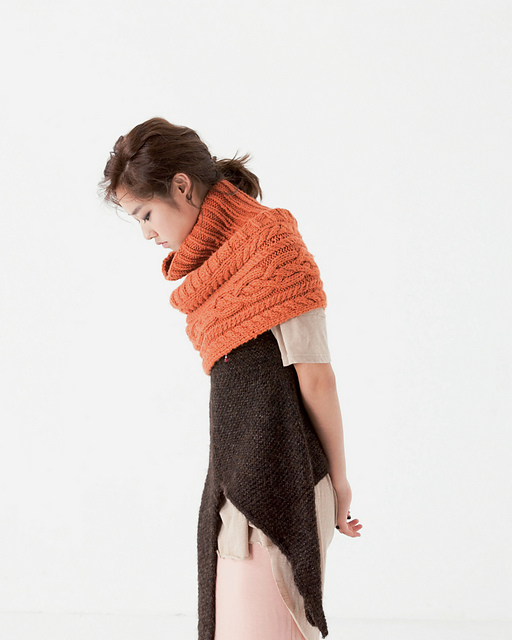 Cabled Shoulder Warmer