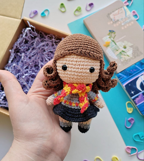 Little Sorceress in grey