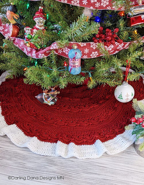 Boughs of Holly Tree Skirt