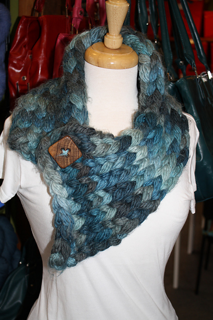 Darn Knit Link Neck Cozy