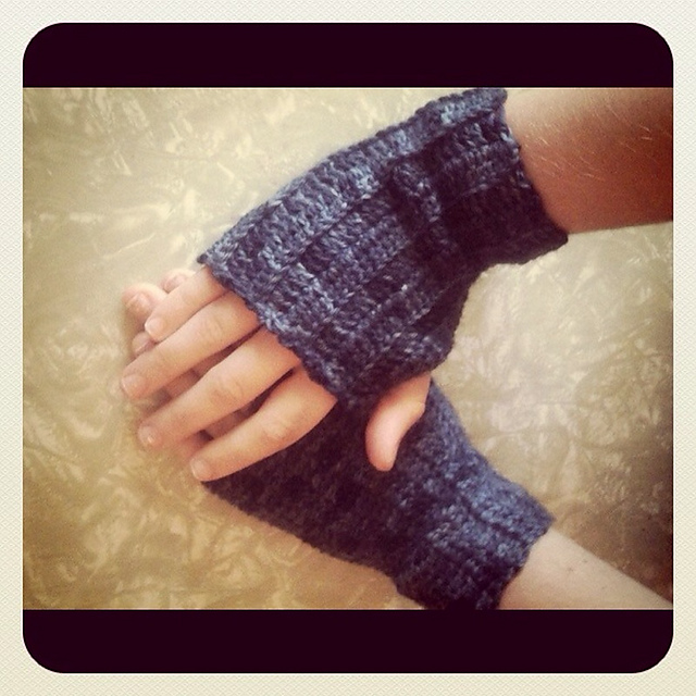 classic crochet fingerless gloves