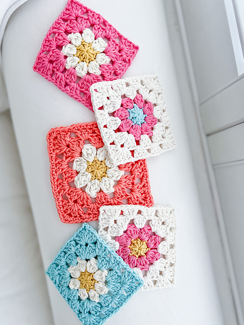 Daisy Granny Square