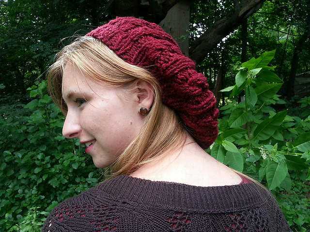 Cable knit slouchy beret "Bryn"
