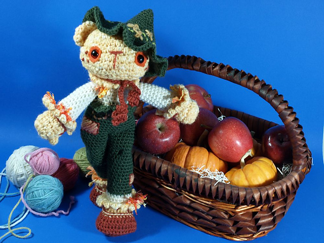 Scarecrow bear