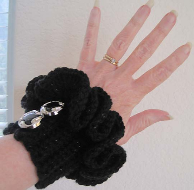 Chunky Ruffled Button Cuffs