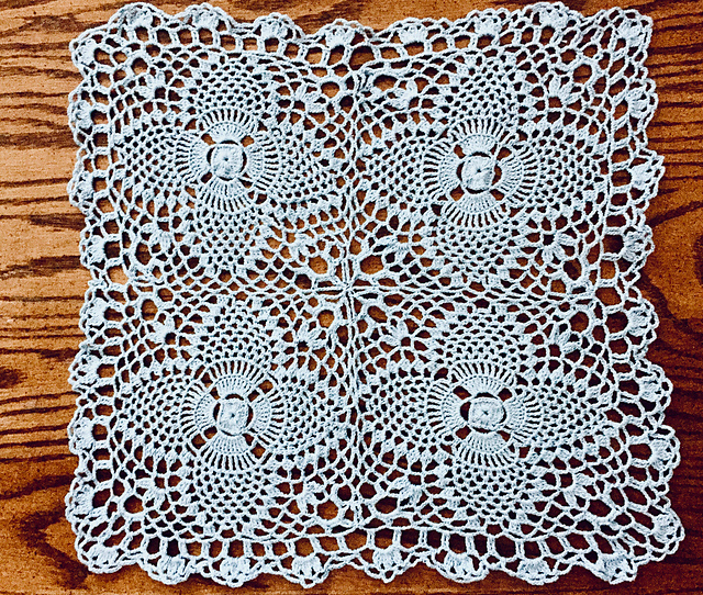 Pineapple Motif Tablecloth