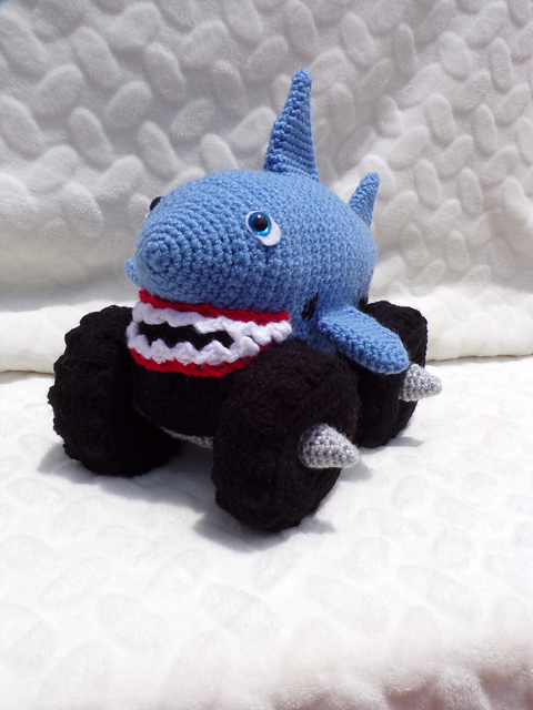 Mega Shark Monster Truck