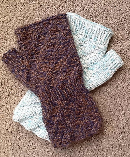 Tweedle Dum Mitts