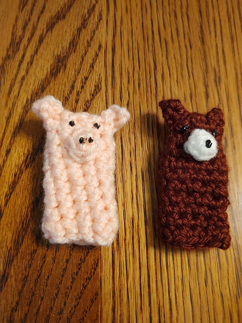 3 pigs puppet set