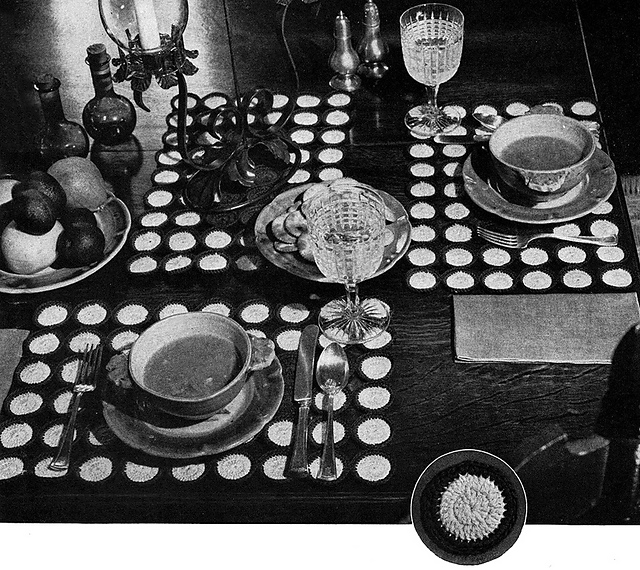 Peasant Polka Luncheon Set #7624