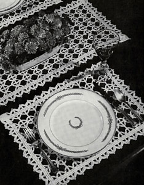 Double Feature Place Mats and Runner #7718