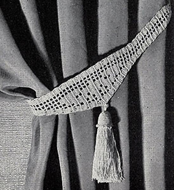 Filet Tie Back with Tassel #300
