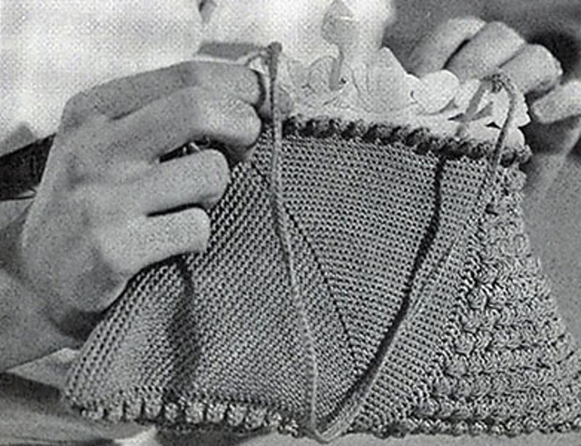 Popcorn Triangle Purse #2170