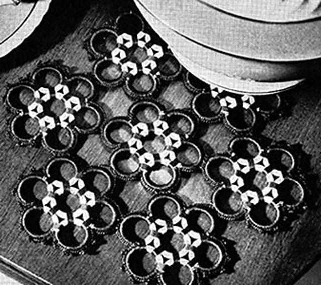 Bone Ring Placemat #7258