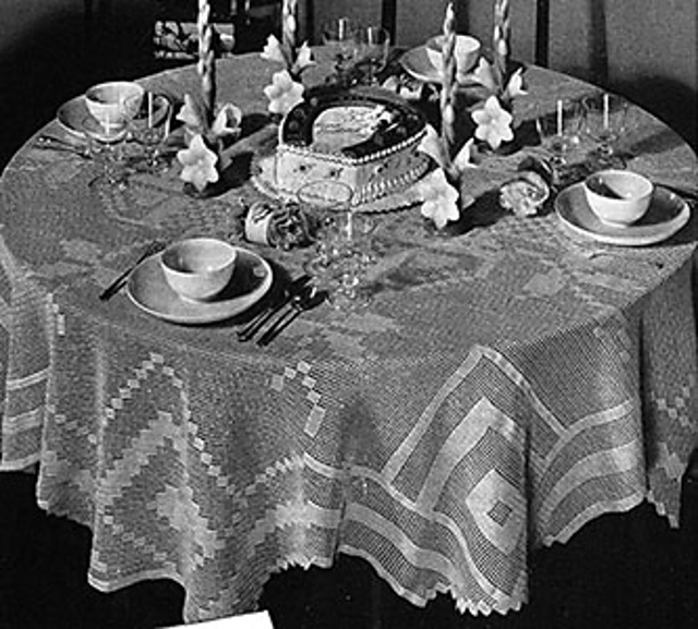 Family Circle Tablecloth #7194