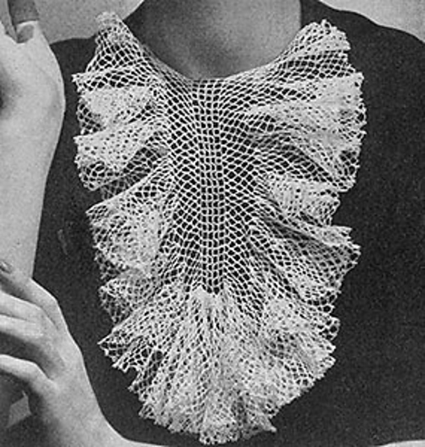 Fishnet Frills Collar #2211