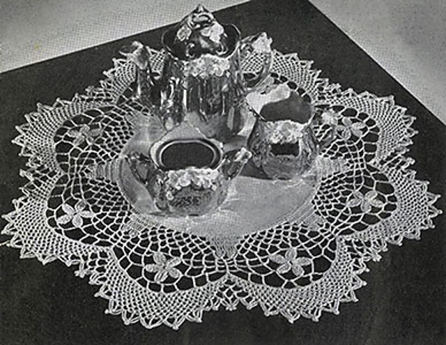 Floral Garland Doily #9-122